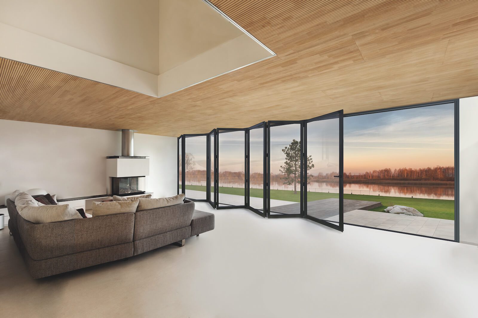 Minimalist Windows: Achieving the Seamless Glass Look